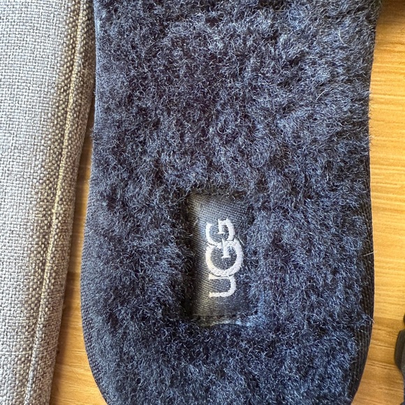 UGG Cozette Slipper Size 7 Black - Picture 7 of 7